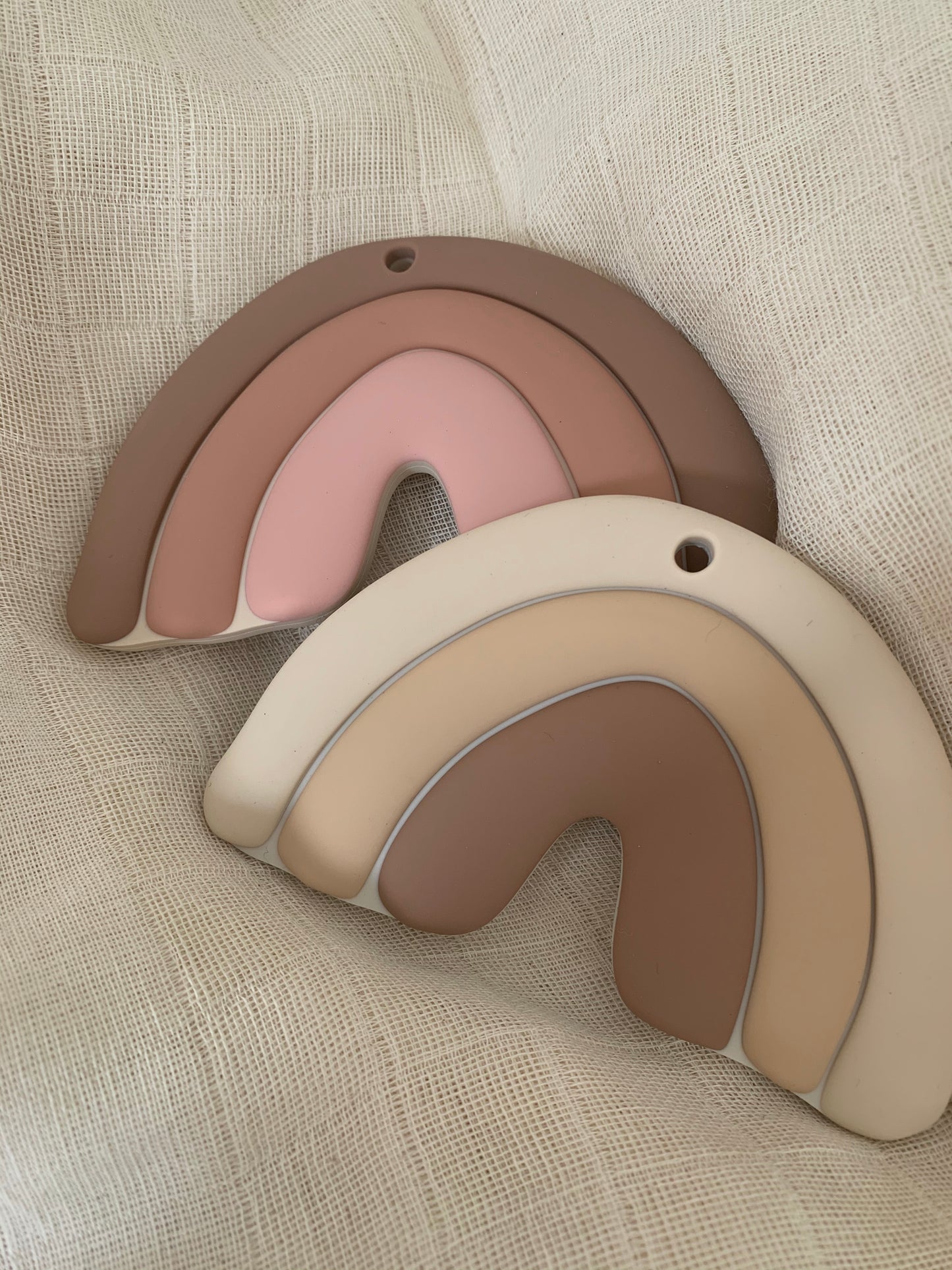 Jouet de dentition - Arc-en-ciel beige